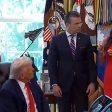 Trump destituye a Kristi Noem